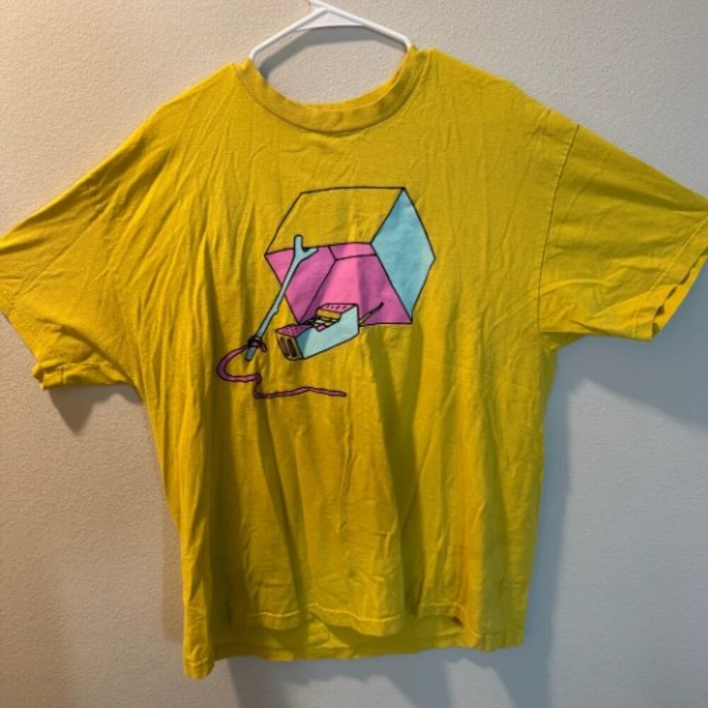 Trippy Burger Short Sleeve Tee – “Phone in a Box” Design